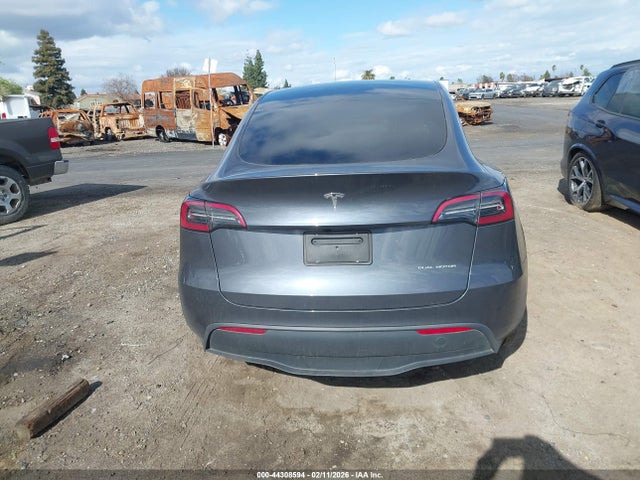 Продаж на аукціоні авто 2024 Tesla Model Y Long Range Dual Motor All-wheel Drive, vin: 7SAYGDEE7RA217635, номер лоту: 44308594