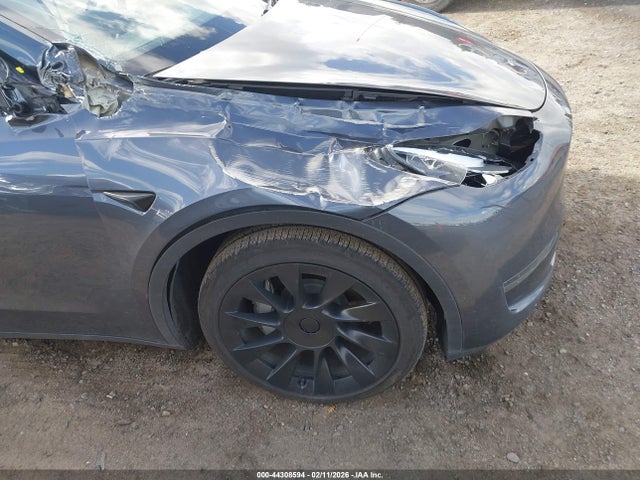 Продаж на аукціоні авто 2024 Tesla Model Y Long Range Dual Motor All-wheel Drive, vin: 7SAYGDEE7RA217635, номер лоту: 44308594