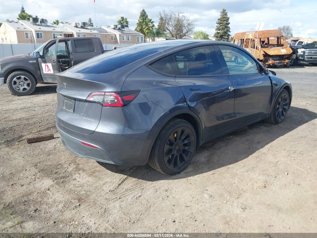 2024 TESLA MODEL Y 7SAYGDEE7RA217635 Photo 3