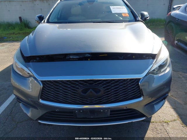 SJKCH5CP0HA026452 Infiniti Qx30 Premium