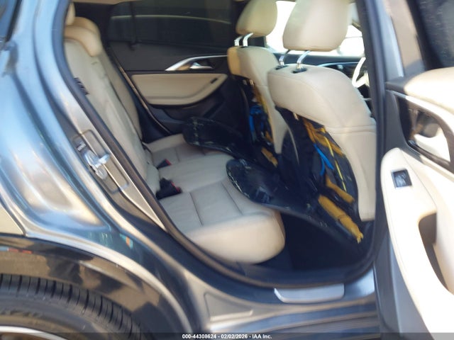 SJKCH5CP0HA026452 Infiniti Qx30 Premium