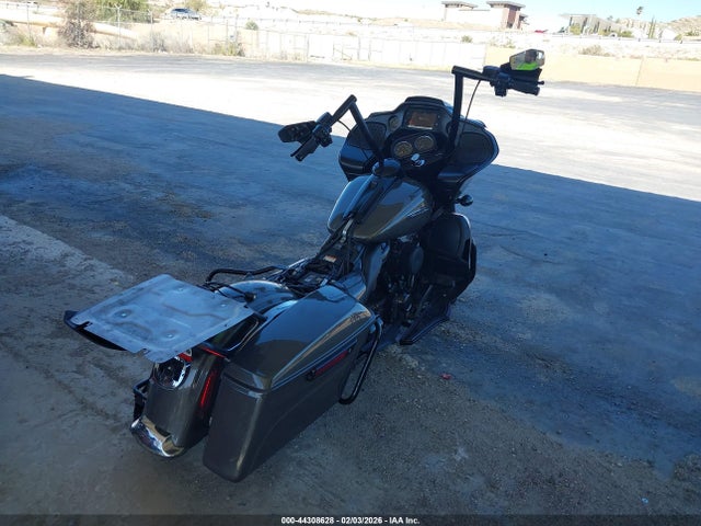 1HD1KGD38JB612253 Harley-Davidson FLTRU