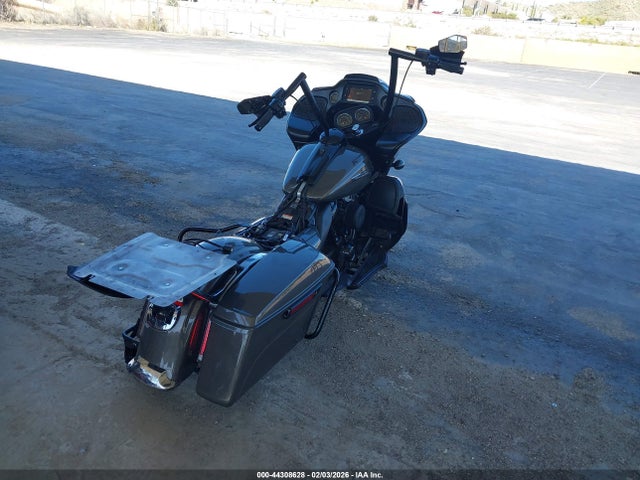1HD1KGD38JB612253 Harley-Davidson FLTRU