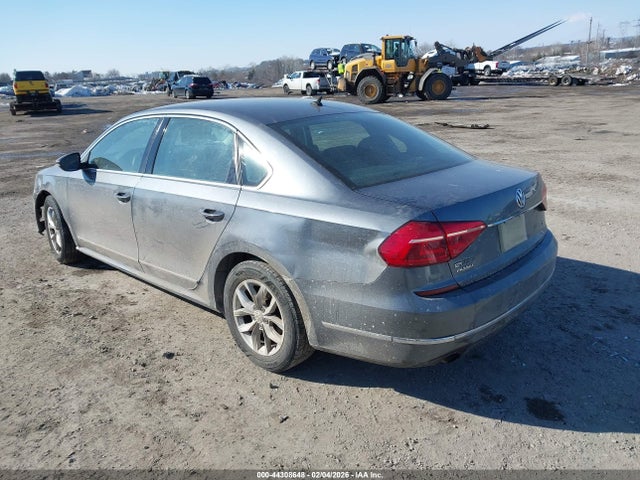 1VWAT7A30GC020767 Volkswagen Passat 1.8t S
