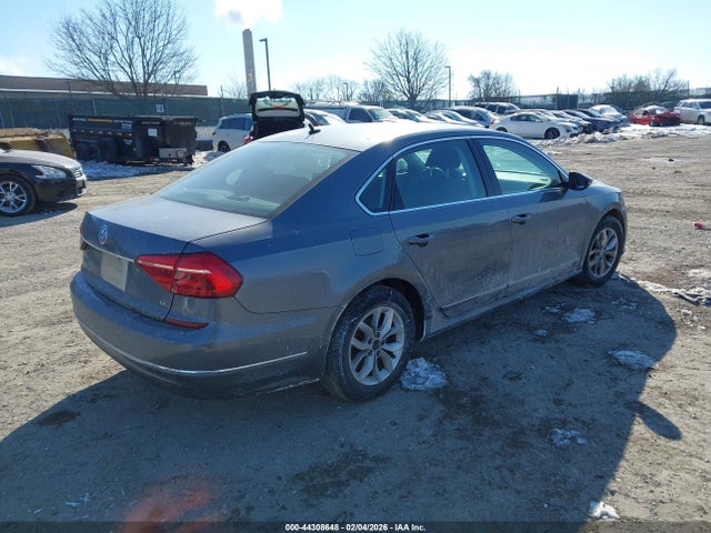 1VWAT7A30GC020767 Volkswagen Passat 1.8t S