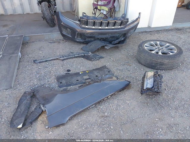 1C4RJKDG9P8736020 Jeep Grand Cherokee L Overland 4x4
