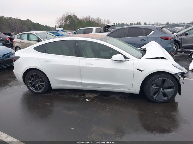 Продажа на аукционе авто 2018 Tesla Model 3 Long Range/mid Range, vin: 5YJ3E1EA7JF155394, номер лота: 44308677
