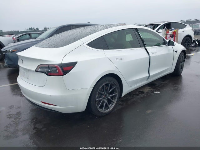 Продажа на аукционе авто 2018 Tesla Model 3 Long Range/mid Range, vin: 5YJ3E1EA7JF155394, номер лота: 44308677