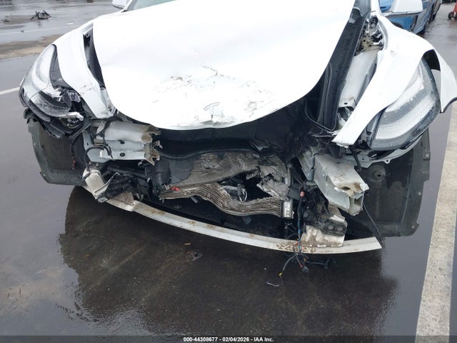 Продажа на аукционе авто 2018 Tesla Model 3 Long Range/mid Range, vin: 5YJ3E1EA7JF155394, номер лота: 44308677
