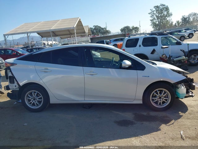 JTDKARFU4G3022578 Toyota Prius Three