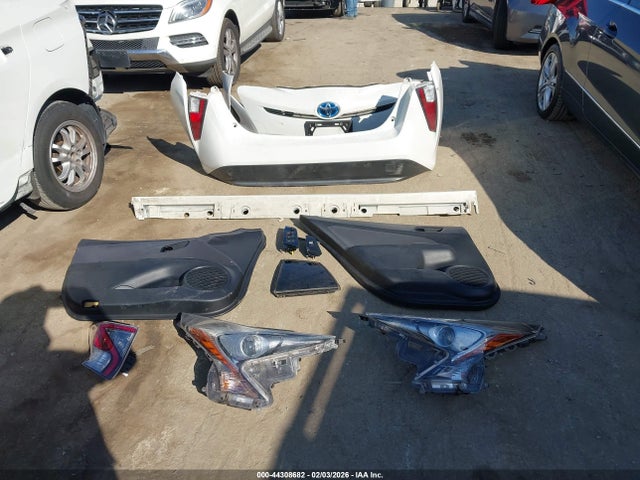 JTDKARFU4G3022578 Toyota Prius Three