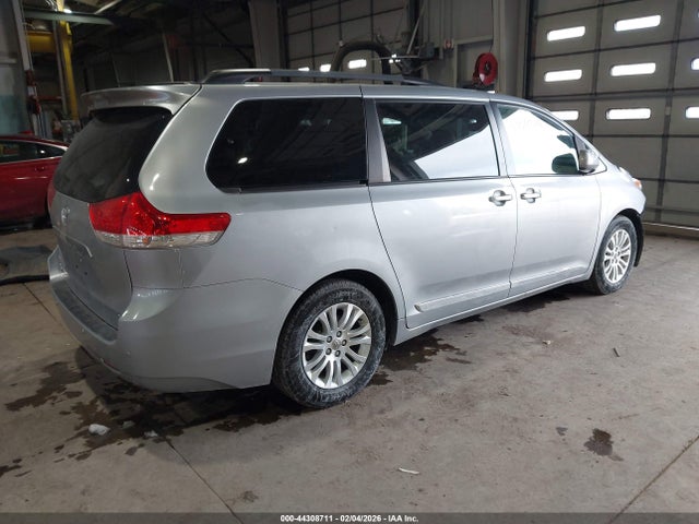 5TDYK3DC0ES492908 Toyota Sienna Xle V6 8 Passenger
