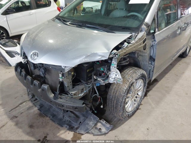 5TDYK3DC0ES492908 Toyota Sienna Xle V6 8 Passenger