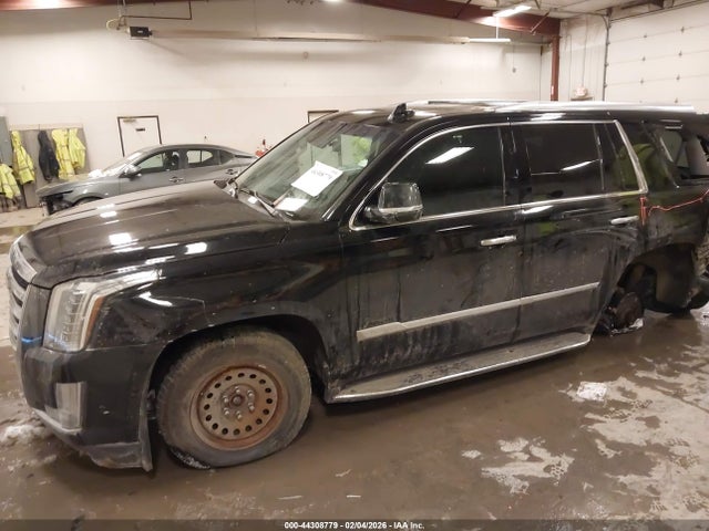 2018 Cadillac Escalade Luxury მანქანა იყიდება აუქციონზე, vin: 1GYS4BKJ8JR225773, აუქციონის ნომერი: 44308779