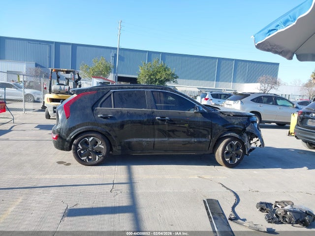 KNDCT3L19R5095149 KIA Niro Ev Wave