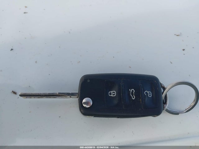 Продажа на аукционе авто 2016 Volkswagen Passat 1.8t S, vin: 1VWAT7A33GC002831, номер лота: 44308919