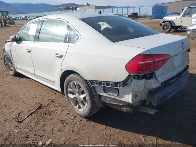 Продажа на аукционе авто 2016 Volkswagen Passat 1.8t S, vin: 1VWAT7A33GC002831, номер лота: 44308919