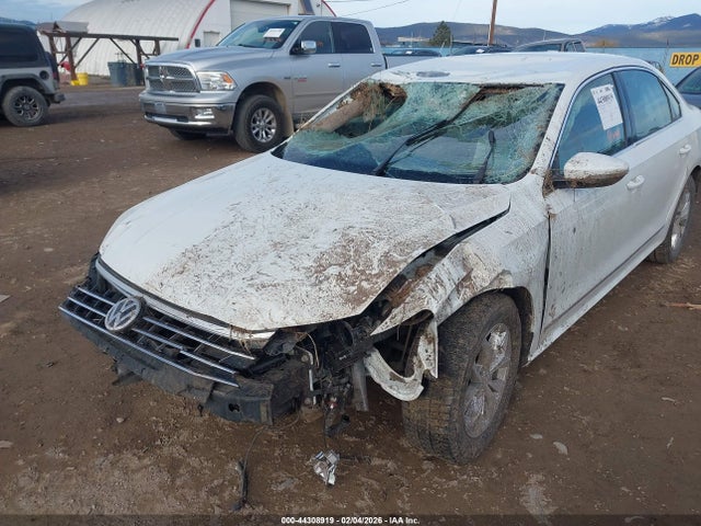 Продажа на аукционе авто 2016 Volkswagen Passat 1.8t S, vin: 1VWAT7A33GC002831, номер лота: 44308919