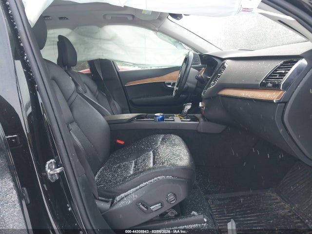2022 VOLVO XC90 YV4A221K1N1777716 Photo 4
