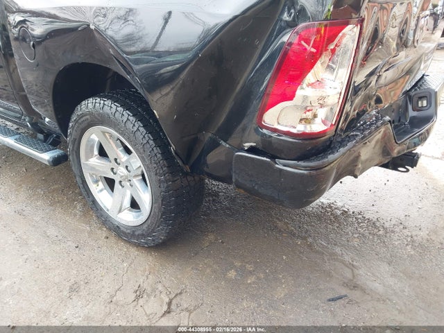 Продажа на аукционе авто 2017 Ram 1500 Express  4x4 5'7 Box, vin: 3C6RR7KT2HG795760, номер лота: 44308955