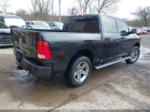 Продажа на аукционе авто 2017 Ram 1500 Express  4x4 5'7 Box, vin: 3C6RR7KT2HG795760, номер лота: 44308955