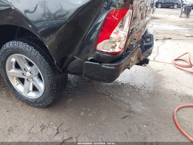 Продажа на аукционе авто 2017 Ram 1500 Express  4x4 5'7 Box, vin: 3C6RR7KT2HG795760, номер лота: 44308955