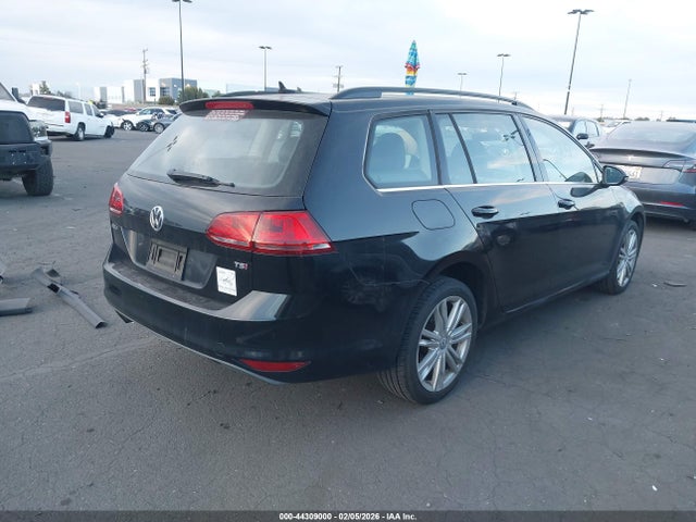 3VWC17AU3GM523859 Volkswagen Golf Sportwagen Tsi Limited Edition
