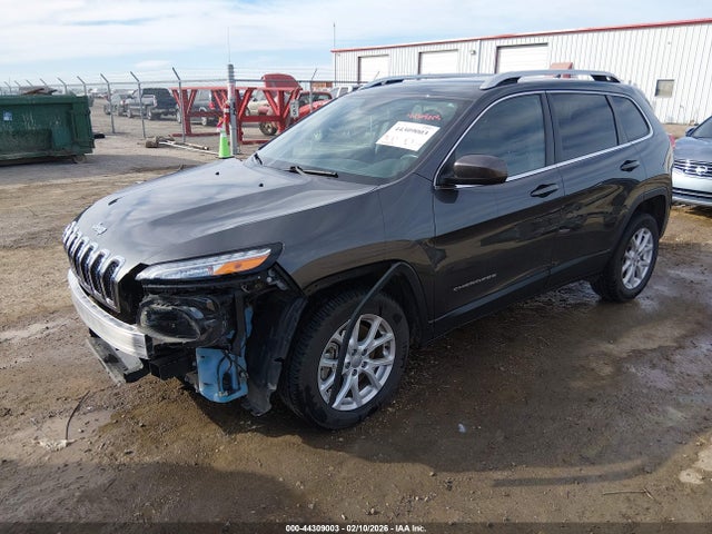 1C4PJLCSXHW549613 Jeep Cherokee Latitude Fwd