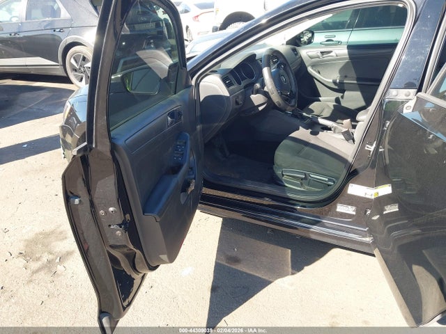 3VW267AJ5GM273902 Volkswagen Jetta 1.4t S