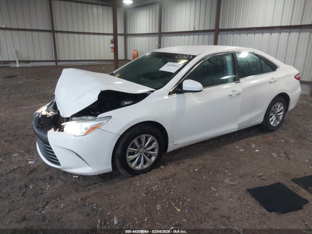 Toyota CAMRY LE 2016 4T4BF1FK7GR550323 Image 2