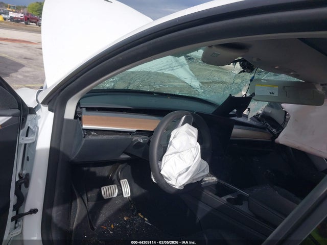 2023 TESLA MODEL Y 7SAYGDEF0PF915108 Photo 4