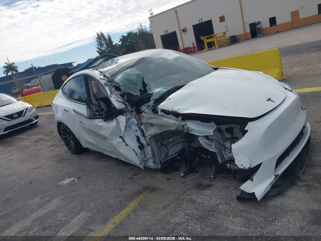 2023 TESLA MODEL Y 7SAYGDEF0PF915108 Photo 5