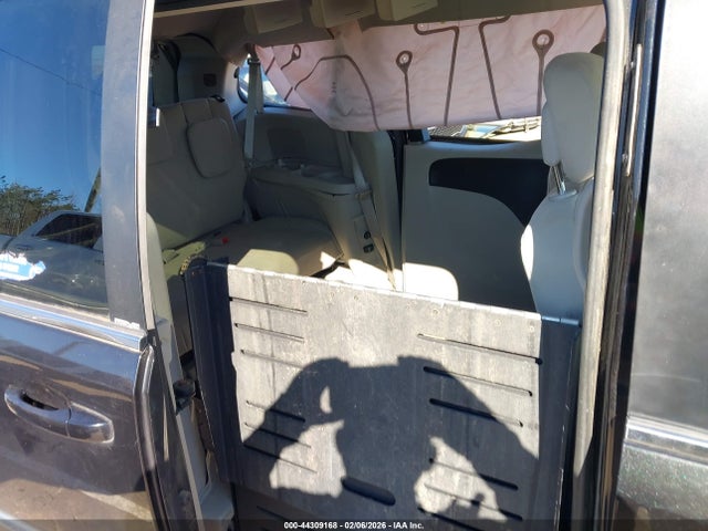 Продажа на аукционе авто 2011 Chrysler Town & Country Touring, vin: 2A4RR5DG3BR694851, номер лота: 44309168
