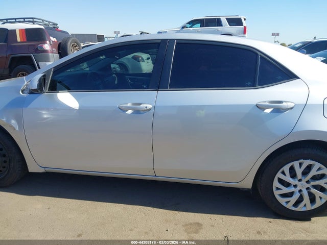 Toyota COROLLA LE 2018 5YFBURHE2JP747950 Image 14