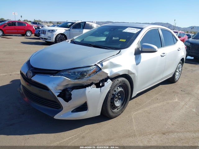 Toyota COROLLA LE 2018 5YFBURHE2JP747950 Image 6