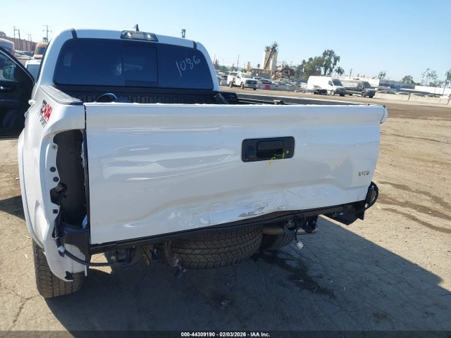 3TMDZ5BN3JM050614 Toyota Tacoma Trd Sport