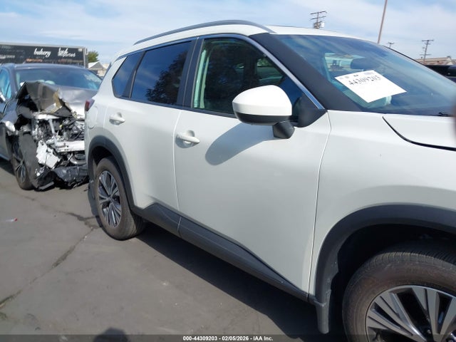 5N1BT3BA5PC866921 Nissan Rogue Sv Fwd