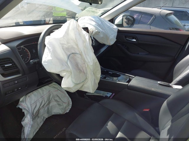 5N1BT3BA5PC866921 Nissan Rogue Sv Fwd