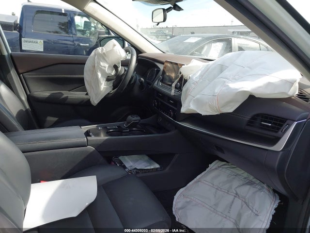 5N1BT3BA5PC866921 Nissan Rogue Sv Fwd