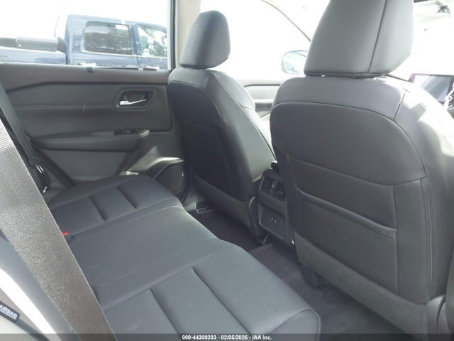 5N1BT3BA5PC866921 Nissan Rogue Sv Fwd