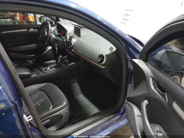 2016 AUDI A3 WAUB8GFF3G1006429 Photo 4