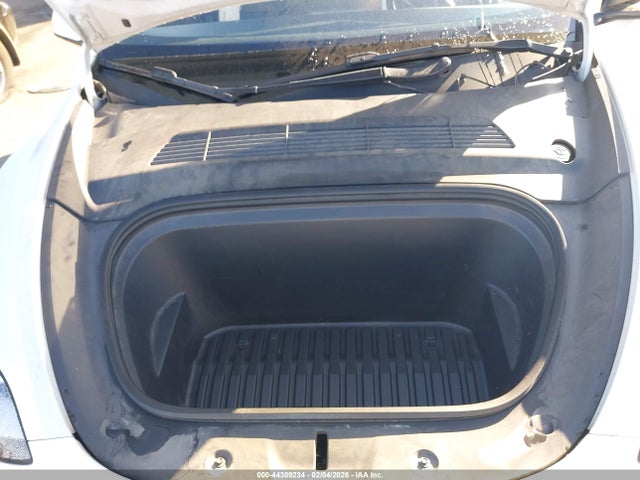 2022 Tesla Model Y Long Range Dual Motor All-wheel Drive მანქანა იყიდება აუქციონზე, vin: 7SAYGDEE2NF450206, აუქციონის ნომერი: 44309234