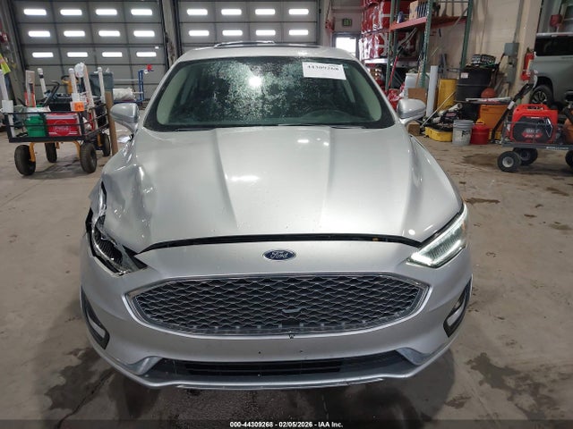 3FA6P0RU9KR257467 Ford Fusion Hybrid Titanium