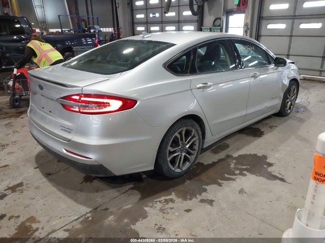3FA6P0RU9KR257467 Ford Fusion Hybrid Titanium