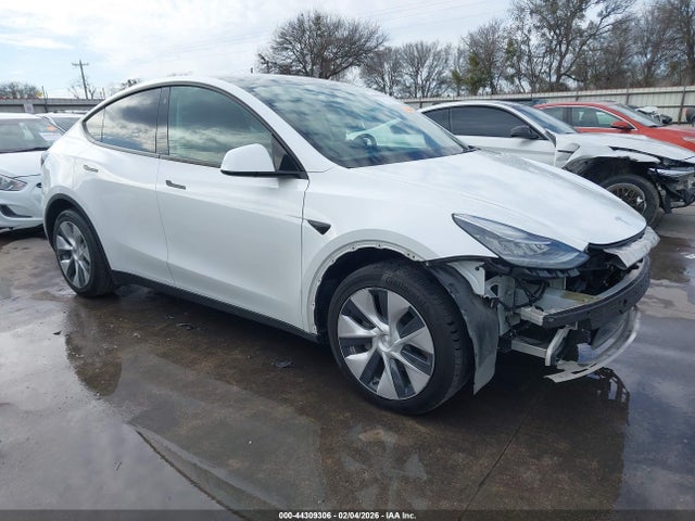 2021 TESLA MODEL Y 5YJYGDEE0MF194269 Photo 0