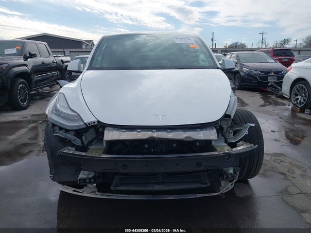 Продажа на аукционе авто 2021 Tesla Model Y Long Range Dual Motor All-wheel Drive, vin: 5YJYGDEE0MF194269, номер лота: 44309306