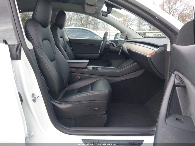 2021 TESLA MODEL Y 5YJYGDEE0MF194269 Photo 4