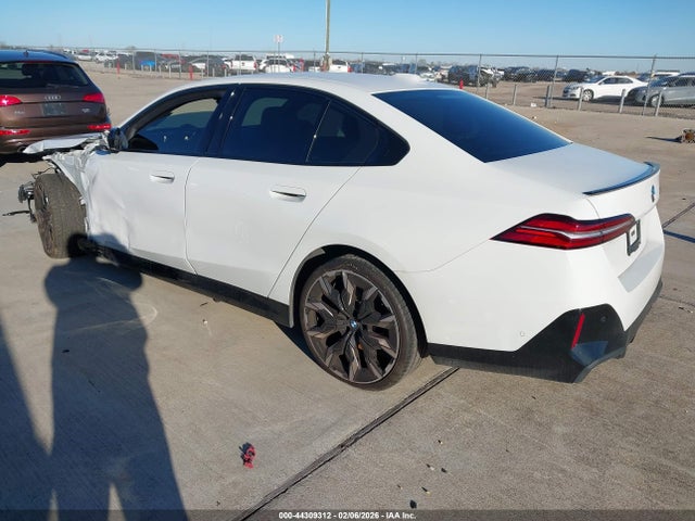 Продажа на аукционе авто 2024 Bmw 530i, vin: WBA43FJ05RCR52950, номер лота: 44309312