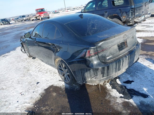 Lexus IS 300 2018 JTHC81D2XJ5027491 Image 3