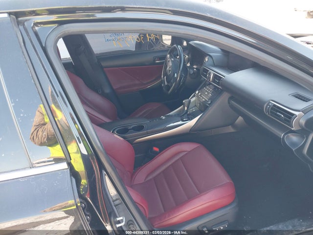 Lexus IS 300 2018 JTHC81D2XJ5027491 Image 5